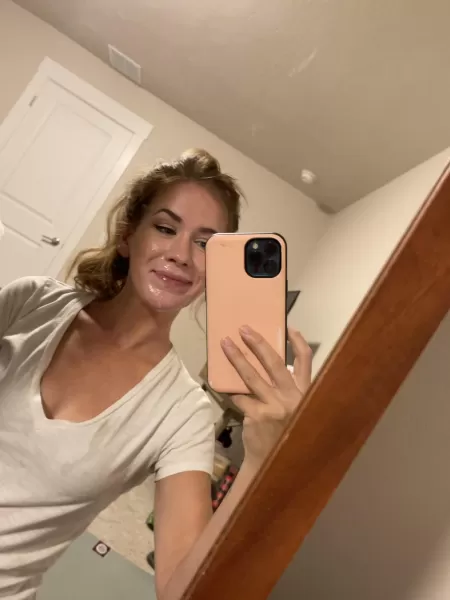 If I’m not ready to wash it off i’ll just let it gloss over my face 🙈 If I’m not ready to wash it off i’ll just let it gloss over my face 🙈