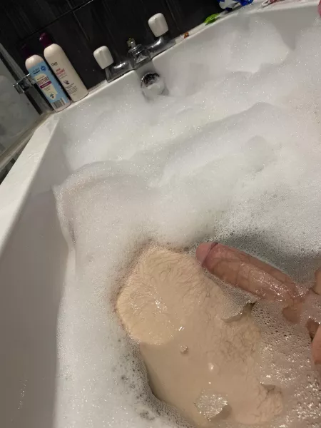 If itβs not half way down your leg is it big enough π€π