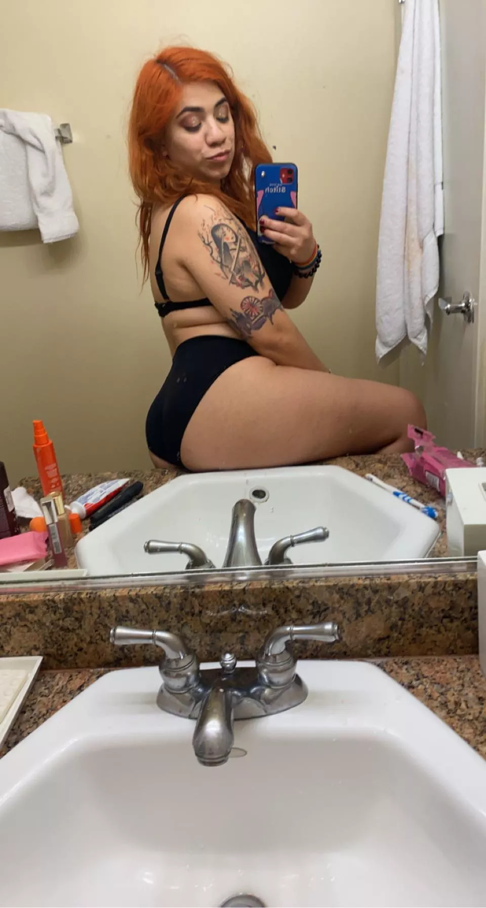 If only I had a cute girl to fvck😩