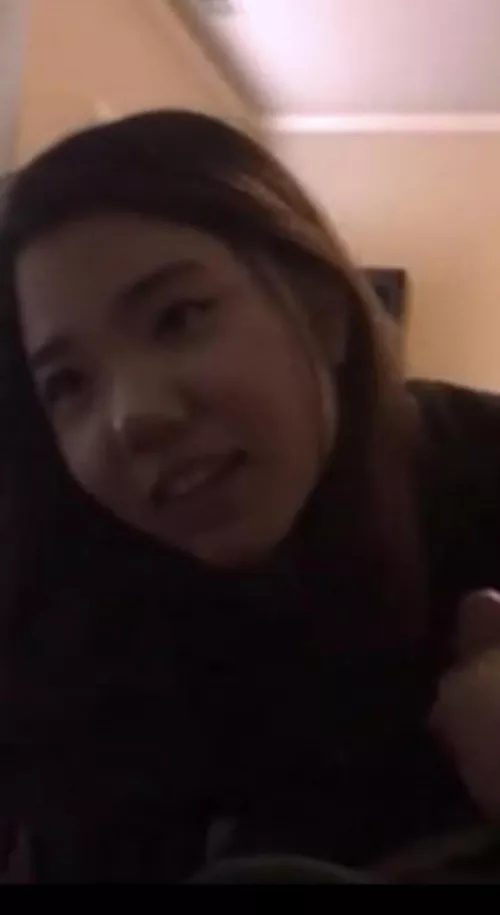 If someone knows her name or the sauce I’d be seriously amazed and grateful !