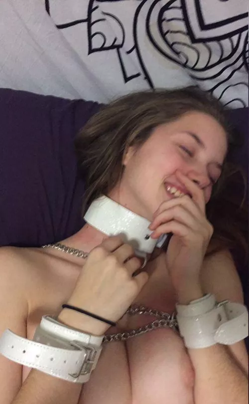 If this gets enough up vo tes, my gf will start posting with her bull If this gets enough up vo tes, my gf will start posting with her bull