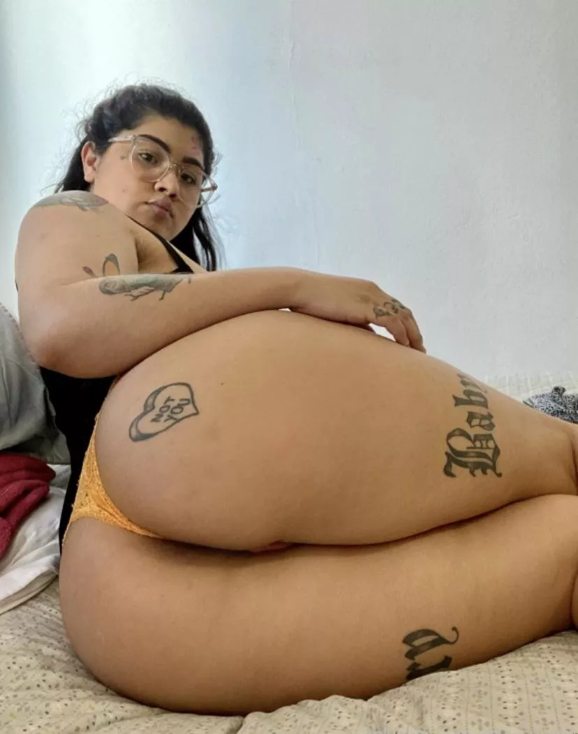 If u like tattooed girls check my onlyfans @shaulla for so much fun 🥵 If u like tattooed girls check my onlyfans @shaulla for so much fun 🥵