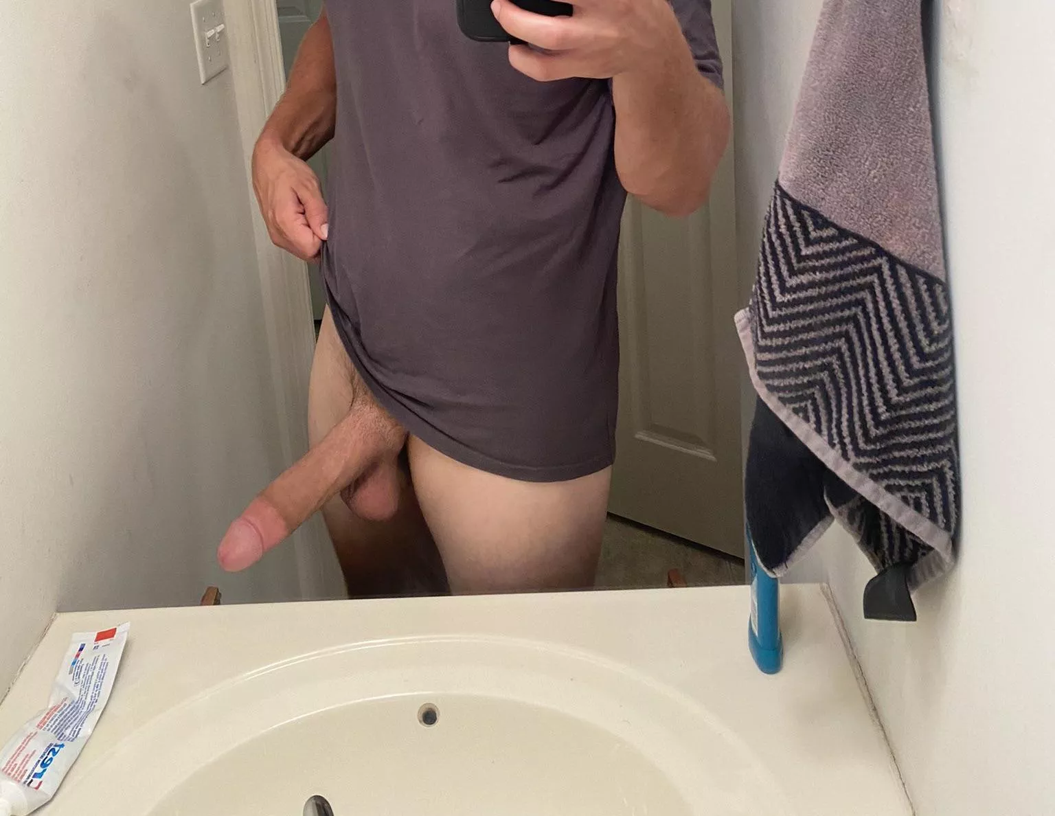If u were my roommate u might see this cause i kept the door open. If u were my roommate u might see this cause i kept the door open.