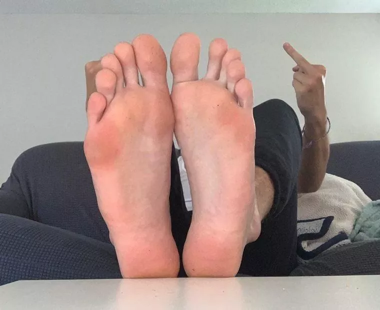 ⬆️ if you belong under these size 12s