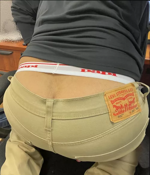 If you call me over to your desk for help, u may see a lil too much 😈