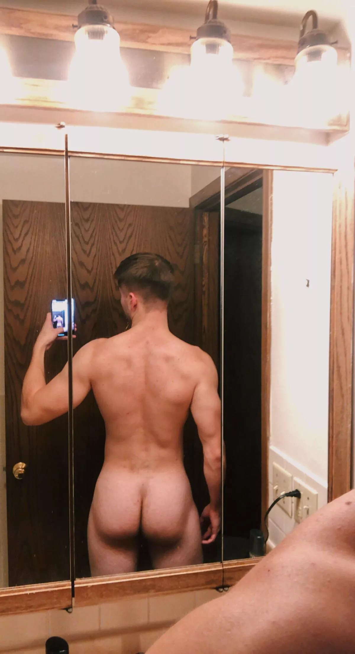 If you can’t tell I never skip leg day