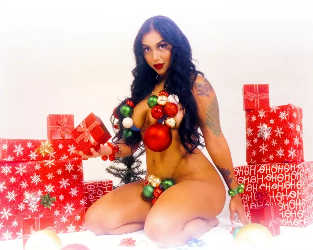 If you didnโt get a present this Christmas, Iโm your present
