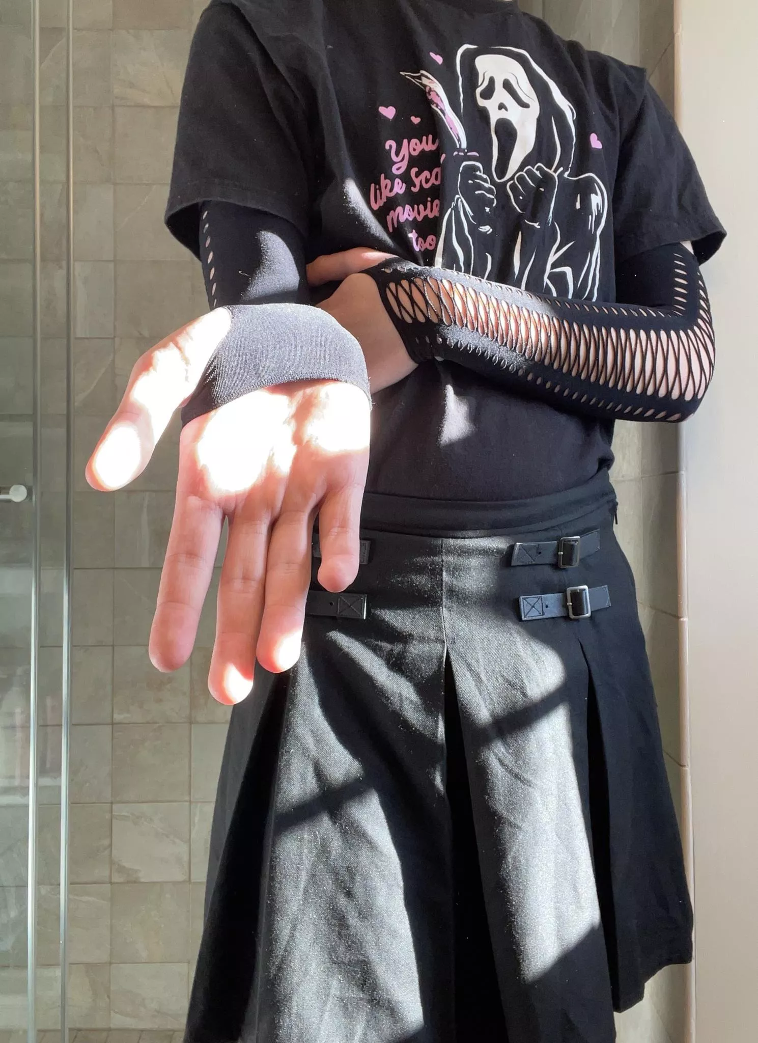 If you give me some attention, i'll show you my dick. Sound fair?