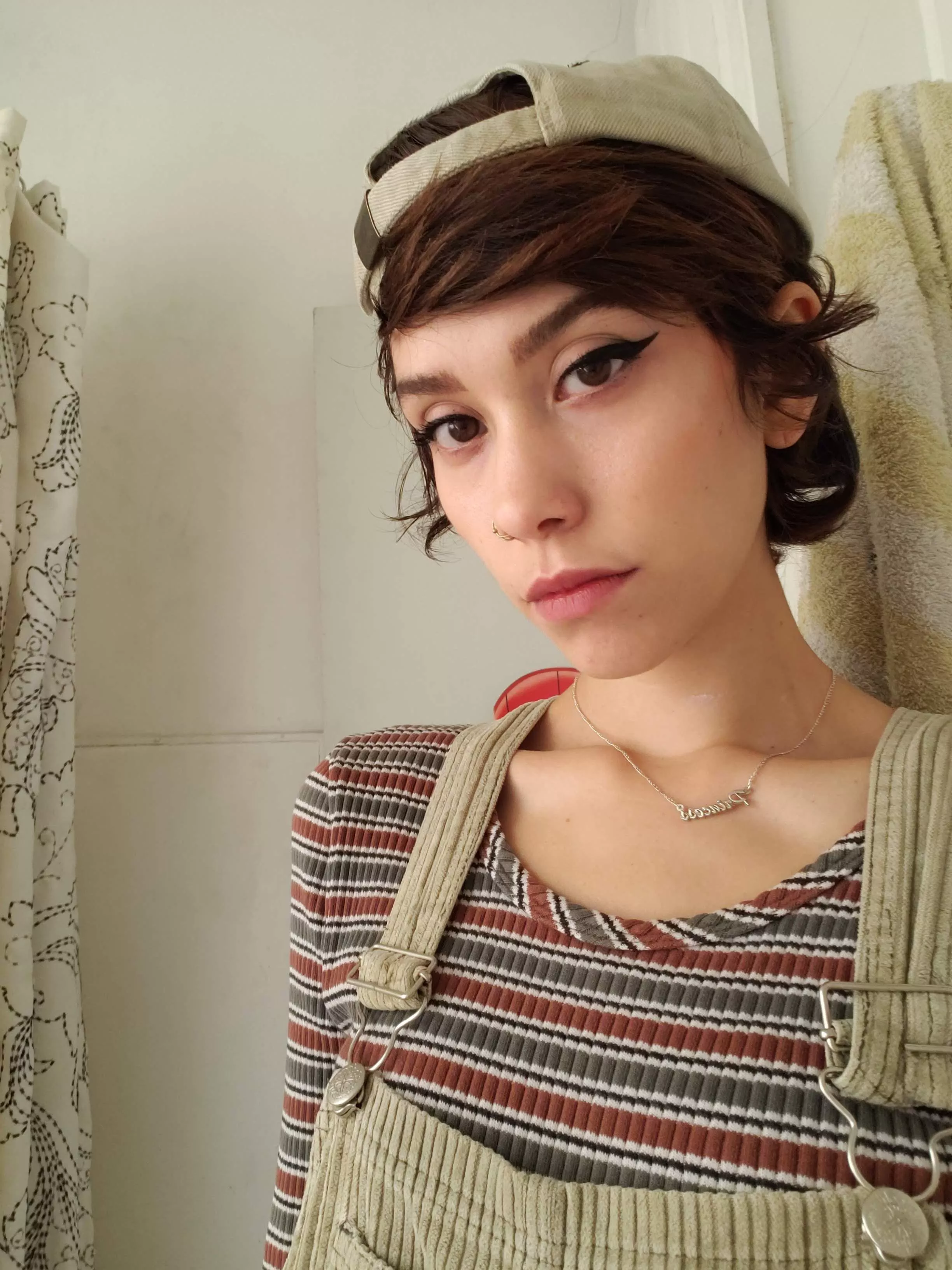 If you kiss me, I’ll turn into a frog !