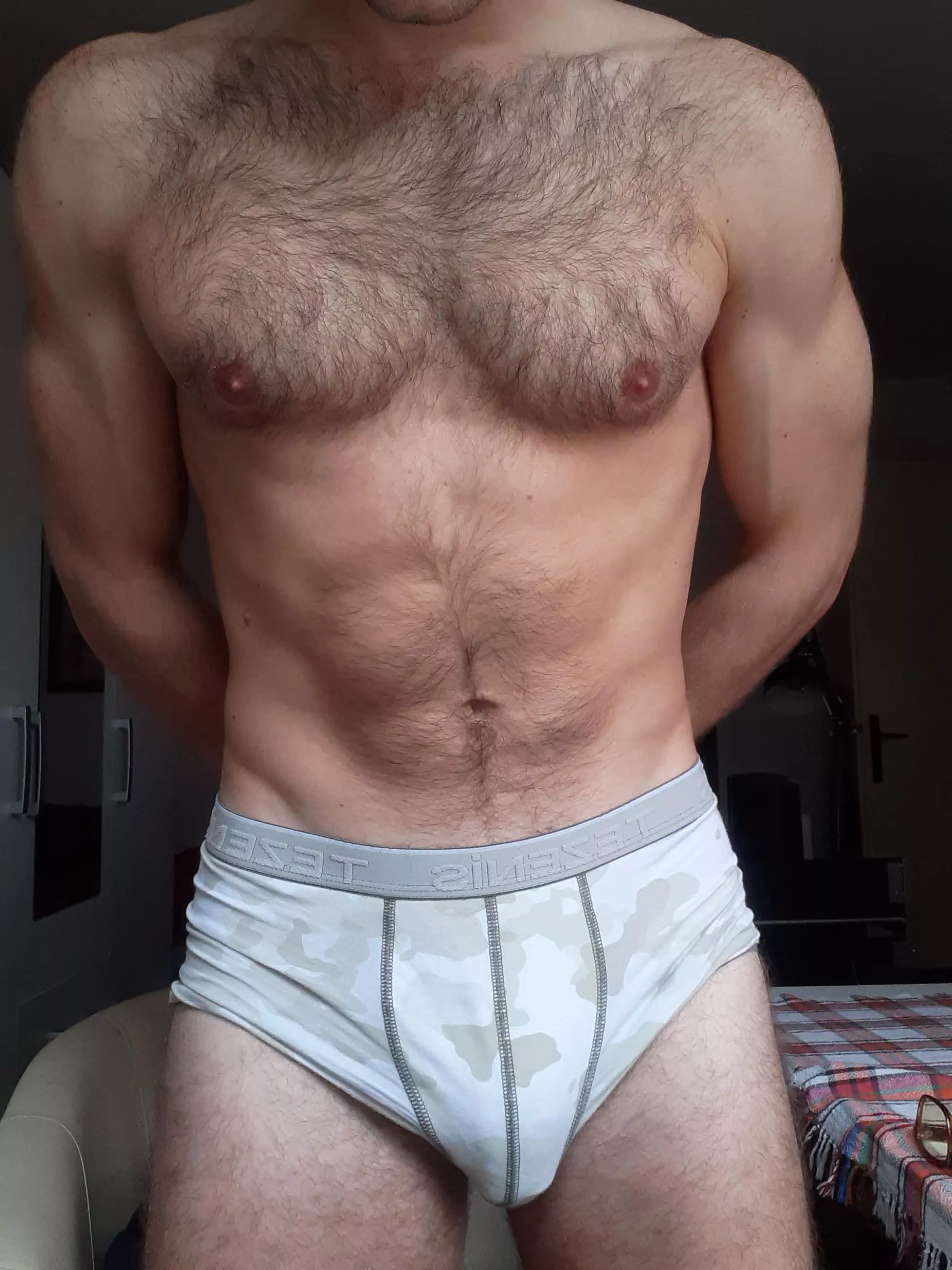 ⬆️ if you love seeing bulges like this. ⬆️ if you love seeing bulges like this.