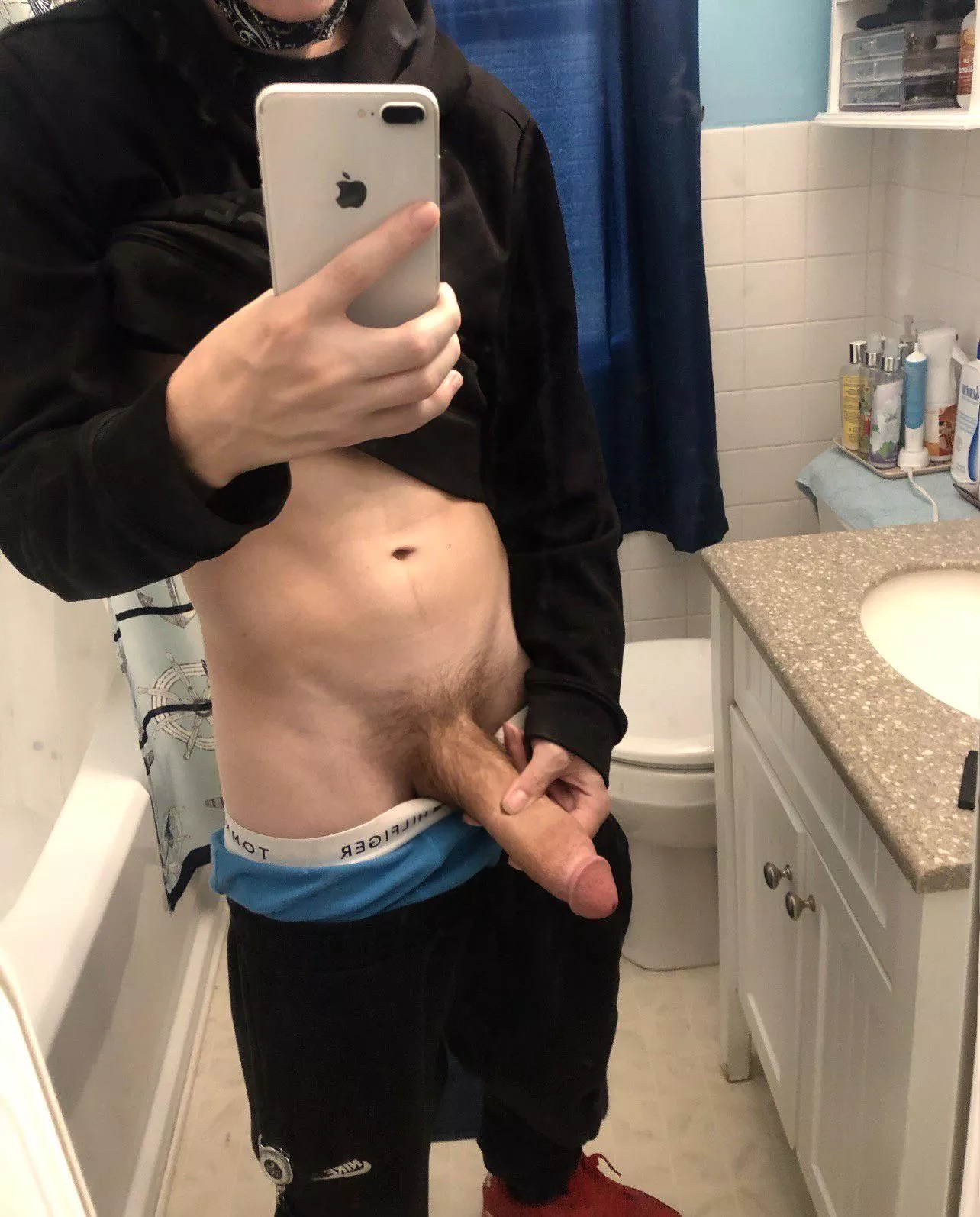 If you see this Iβm your boyfriend now ππ». If you see this Iβm your boyfriend now ππ».