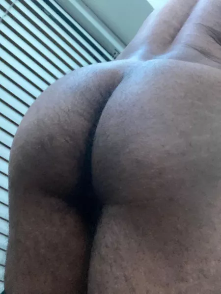 ā¬ļø if you wanna see more of my cute butt ;)
