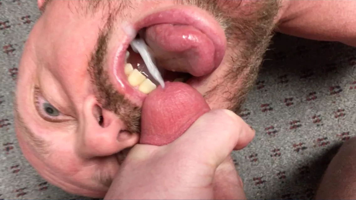 If you’re not going to cum in my ass then shoot it into my mouth.