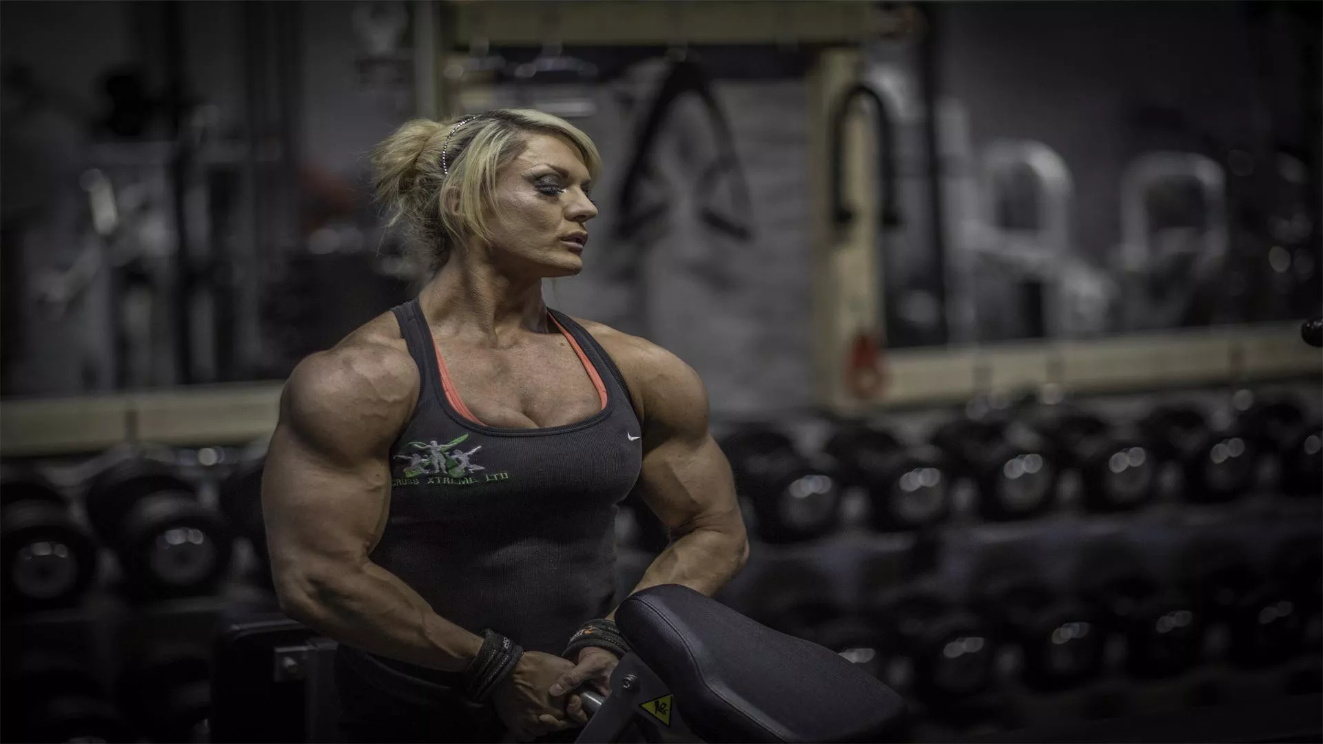 IFBB Pro Lisa Cross