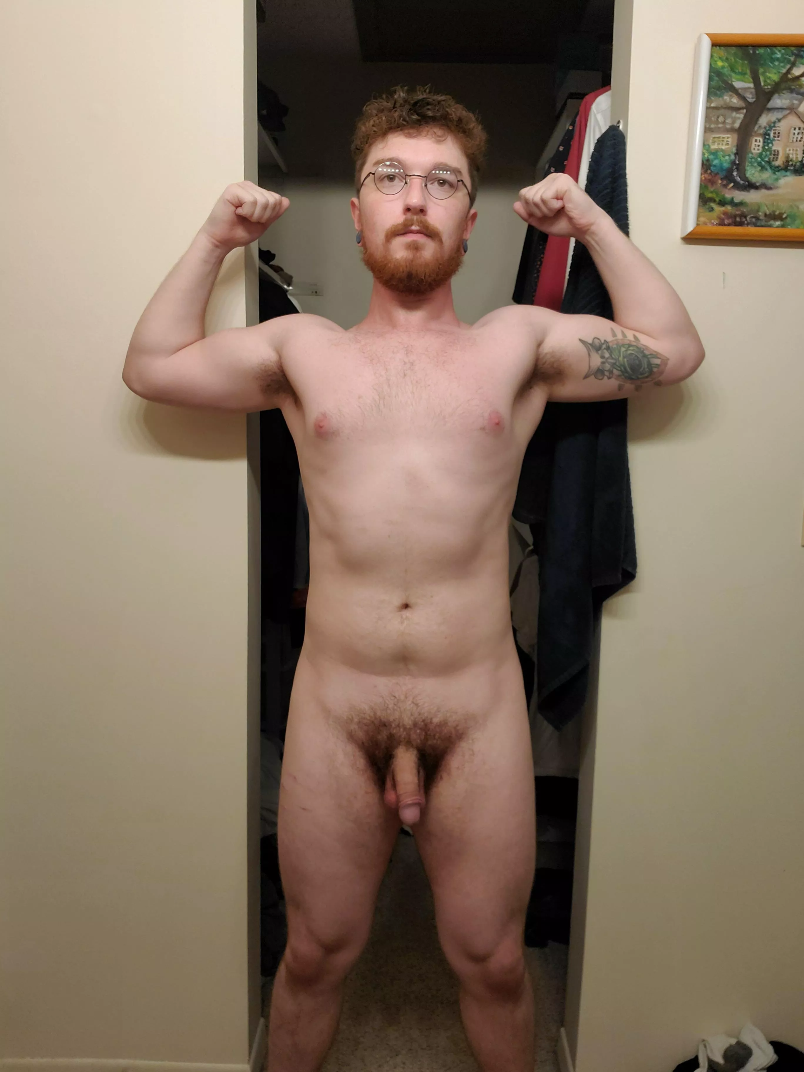 Ignore the serious face, I was flexing for my life ??