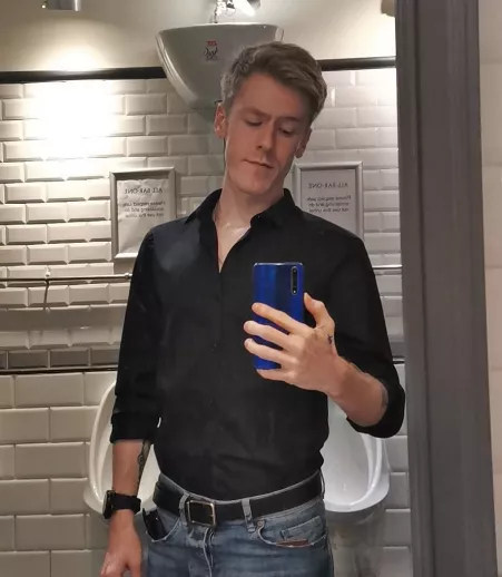 Ignore the urinals Ignore the urinals