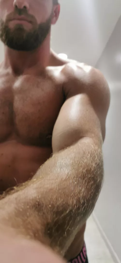 I'll be honest, I pressed the camera by accident 😂 but think this photo fits here anyway 🤷🏼♂️ I'll be honest, I pressed the camera by accident 😂 but think this photo fits here anyway 🤷🏼♂️