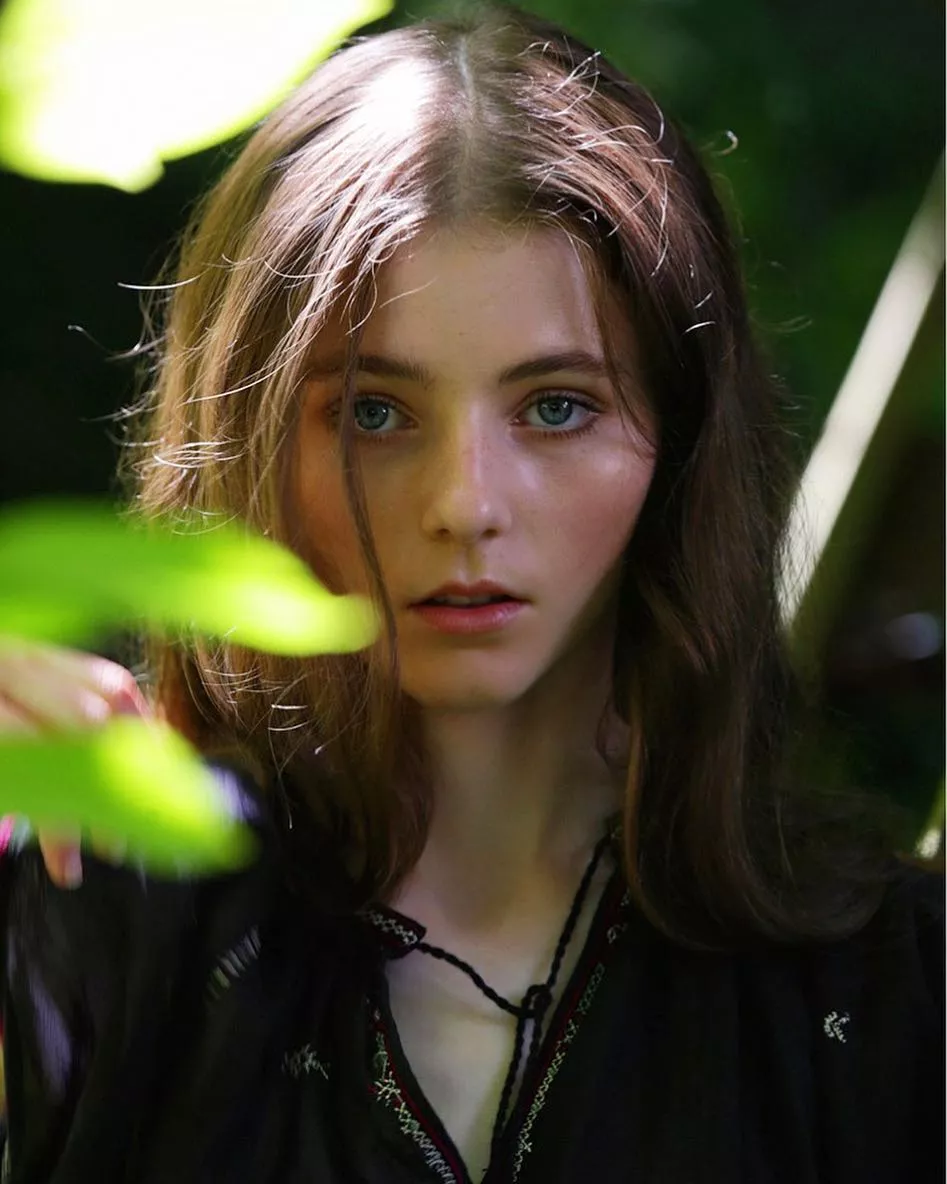I'll feed anyone that plays Thomasin Mckenzie or Alexa Pearl for me