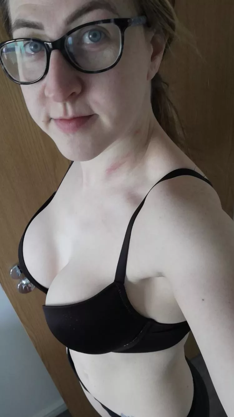 I’ll feed you my wife til you cum on her. Kik: her_proud_hubby I’ll feed you my wife til you cum on her. Kik: her_proud_hubby