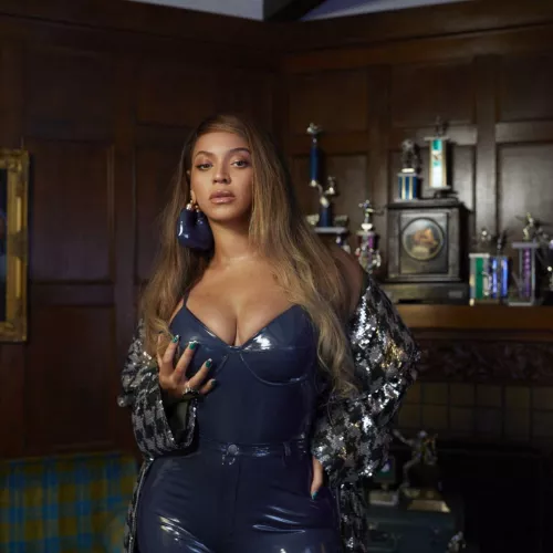 I’ll obey Beyoncé without a doubt, her wish is my command