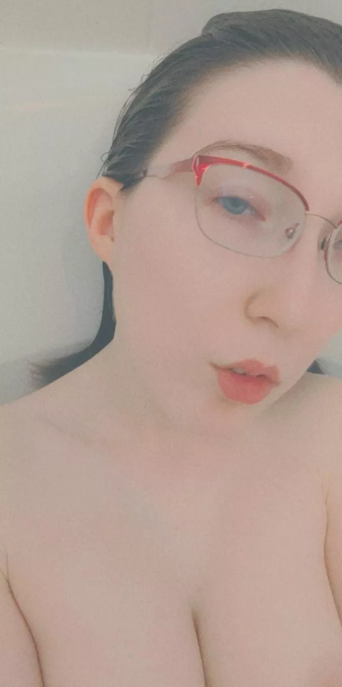 I'll scrub your back if you'll scrub mine 😋 I'll scrub your back if you'll scrub mine 😋
