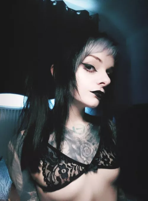 I'll suck your dick on the first date I'll suck your dick on the first date