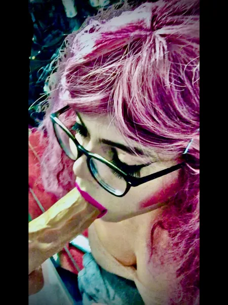 I’ll worship daddy’s cock e.v.e.r.y.d.a.y👅💦 I’ll worship daddy’s cock e.v.e.r.y.d.a.y👅💦