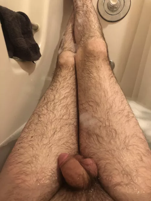 Iām 6ā6ā but I still love baths