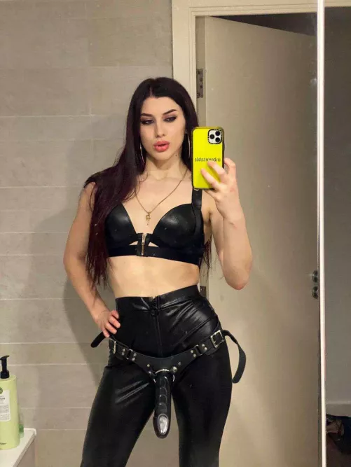 I’m a dominant woman who seeks a submissive sissy newbie who’s ready to be trained, feminized, humiliated and be completely owned by goddess to become a perfect sissy slave.kik bellarry8 or Snapchat bellarry8