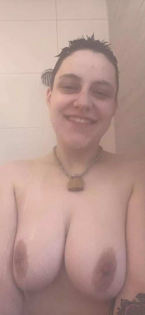 Im a happy, clean, and stoned dyke now that my move is done with! All Im missing is a pussy in my face 😮💨
