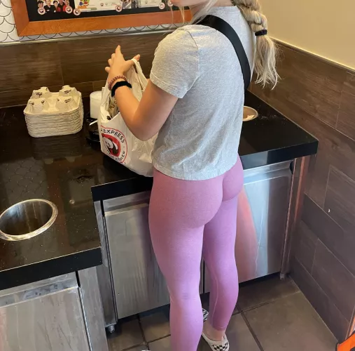 I’m a hoe for some orange chicken🤷🏼‍♀️ [OC]