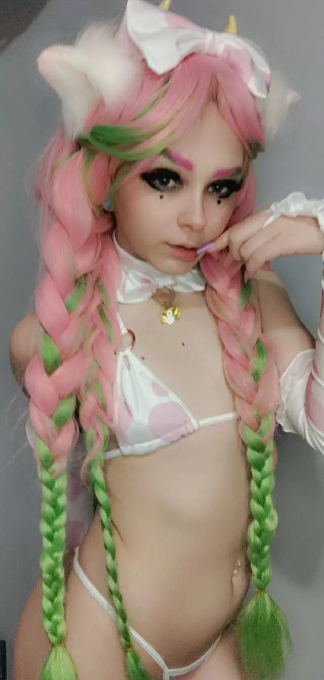 I'm a horny lil strawberry cow would you fill me with your cream?