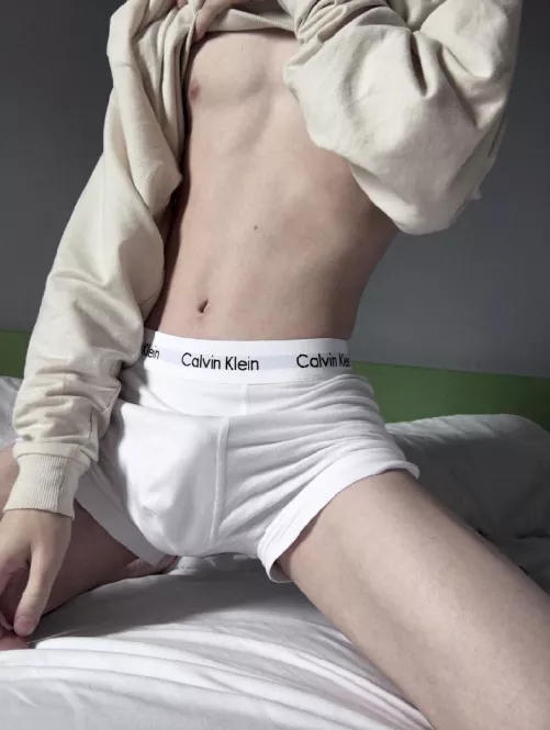 I’m a hot Twink💦 Do u like my body?