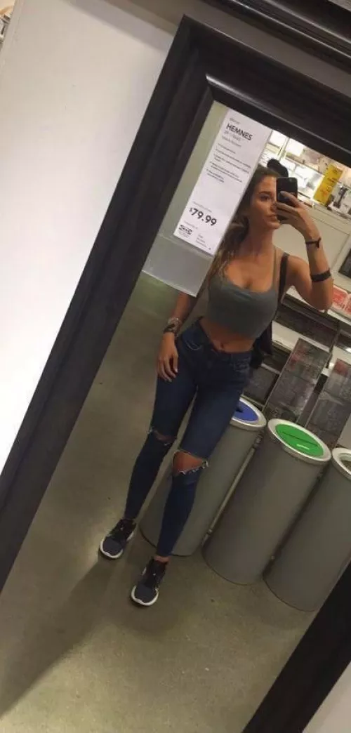 Iโm a slutty married mom/wife and Iโm looking for Alpha/Bulls to talk and exchange photos with๐ DM ME