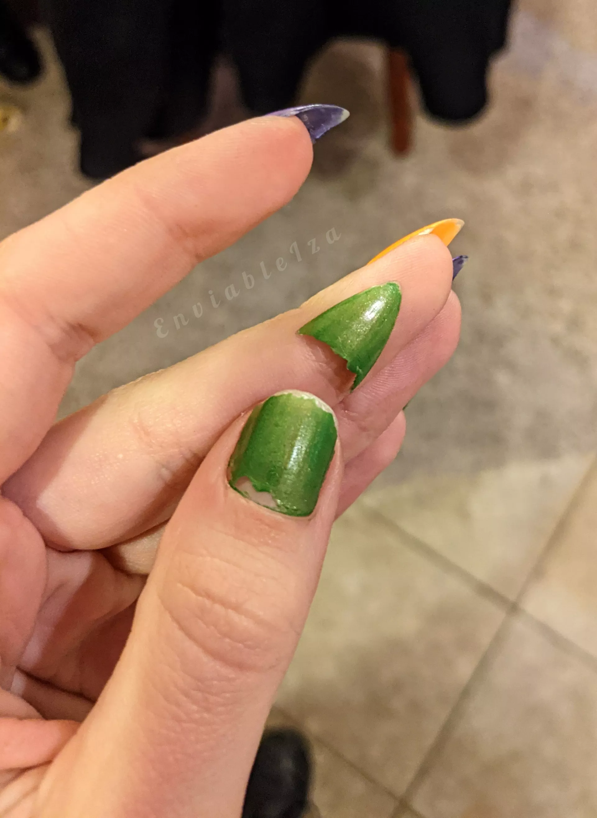 I'm absolutely devastated by this break ? I'll be diligent in growing my claw back [closeup]