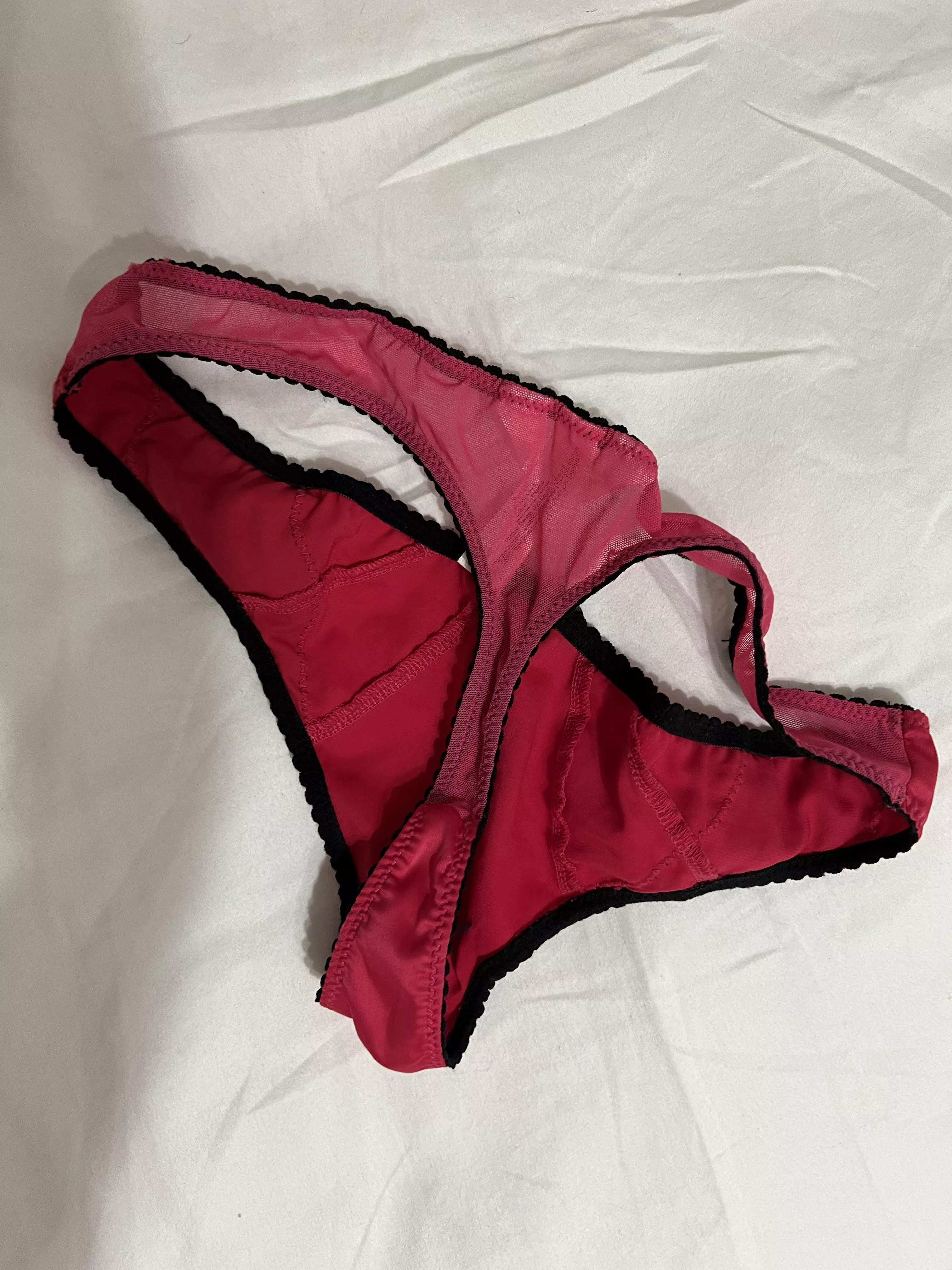 I’m addicted to jerking with her panties while looking at her face pics I’m addicted to jerking with her panties while looking at her face pics