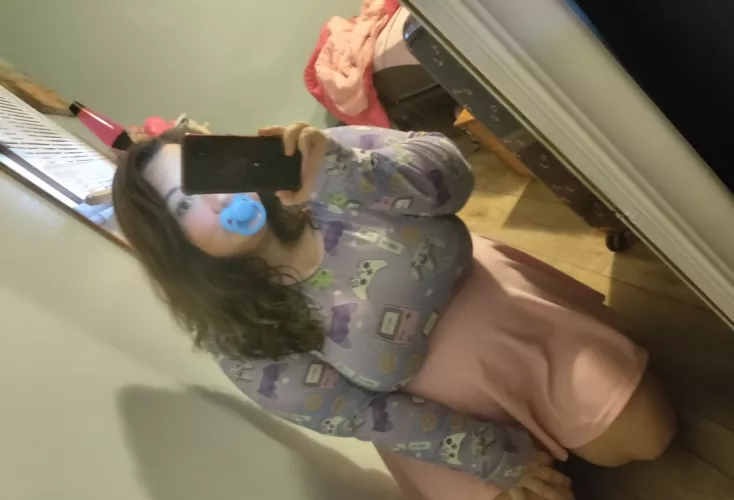 I'm all about new people discovering and accepting ddlg but I've been a little for 9 years and want to know why I only meet new people in the community, where are all the people who have been in the community with me over the years?? 🥺 I get exhaust