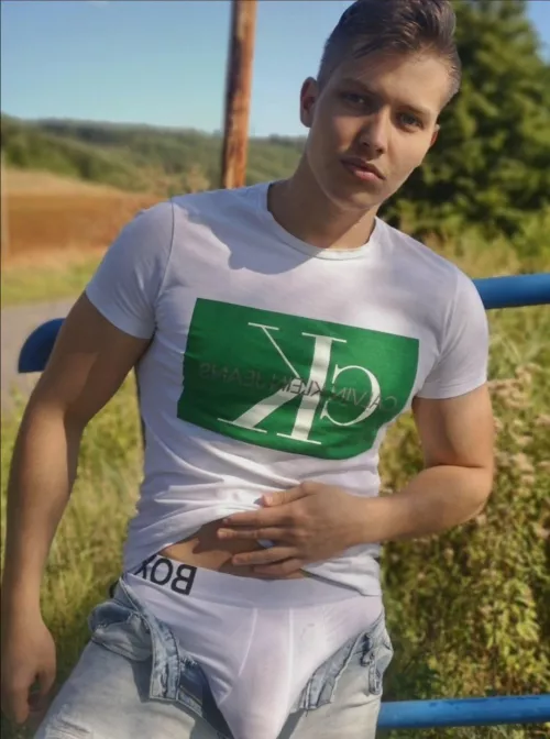 I'm Always so horny outside ๐