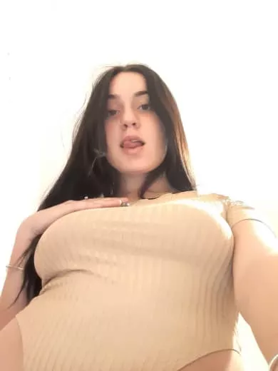 I'm an 18 year old babysitter, and a bit of an exhibitionist 🙈 My Onlyfans is brand new, lots of content already I'm going to be online ALL DAY! I'm an 18 year old babysitter, and a bit of an exhibitionist 🙈 My Onlyfans is brand new, lots of content already I'm going to be online ALL DAY!