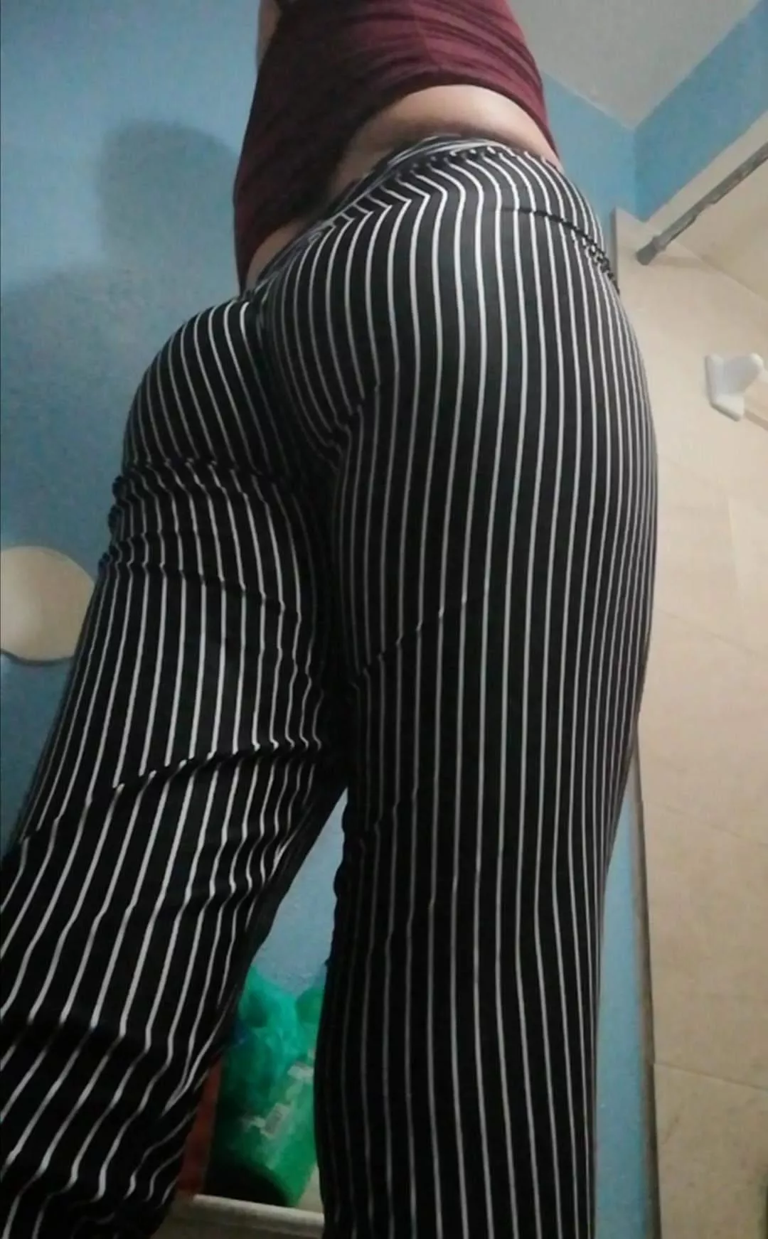 I'm back :) I was recently in a terrible relationship. But I'm single and free again daddys 😘 imma start posting on here a lot again 😋 doest that make your dick happy daddy 😘😘😋