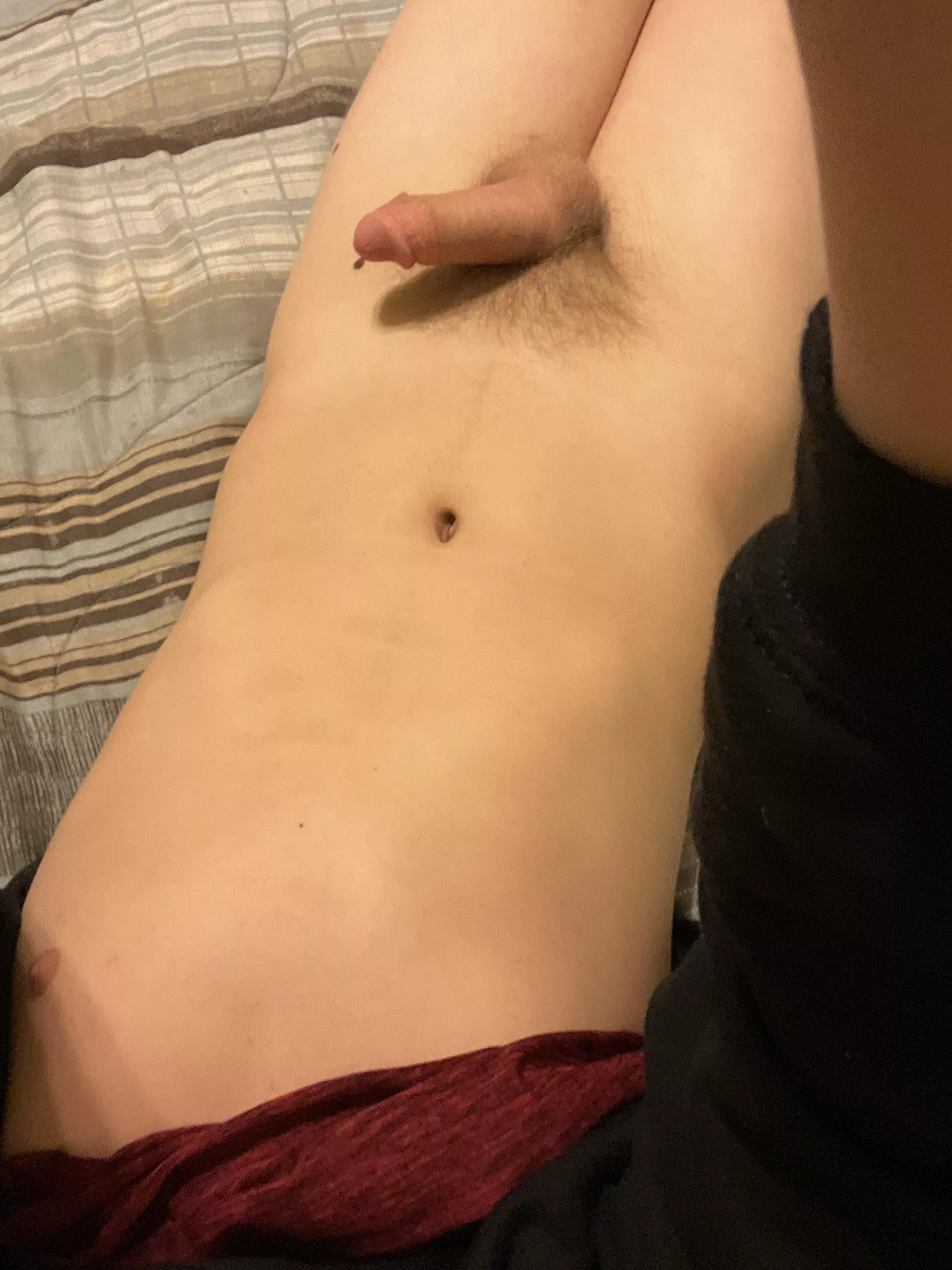 Iβm bored and horny! DM me! Iβm bored and horny! DM me!