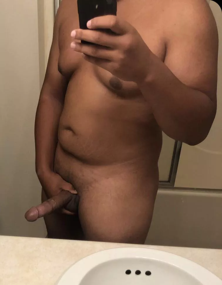 I’m chubby but I have a nice dick I’m chubby but I have a nice dick