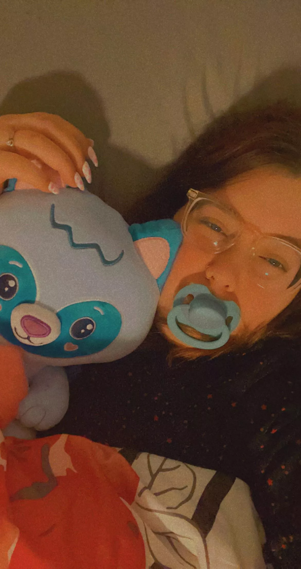 i’m doing my college placement virtually today but i had a tough morning so im taking my lunch break to be cute and smol and cuddle rosco 💕