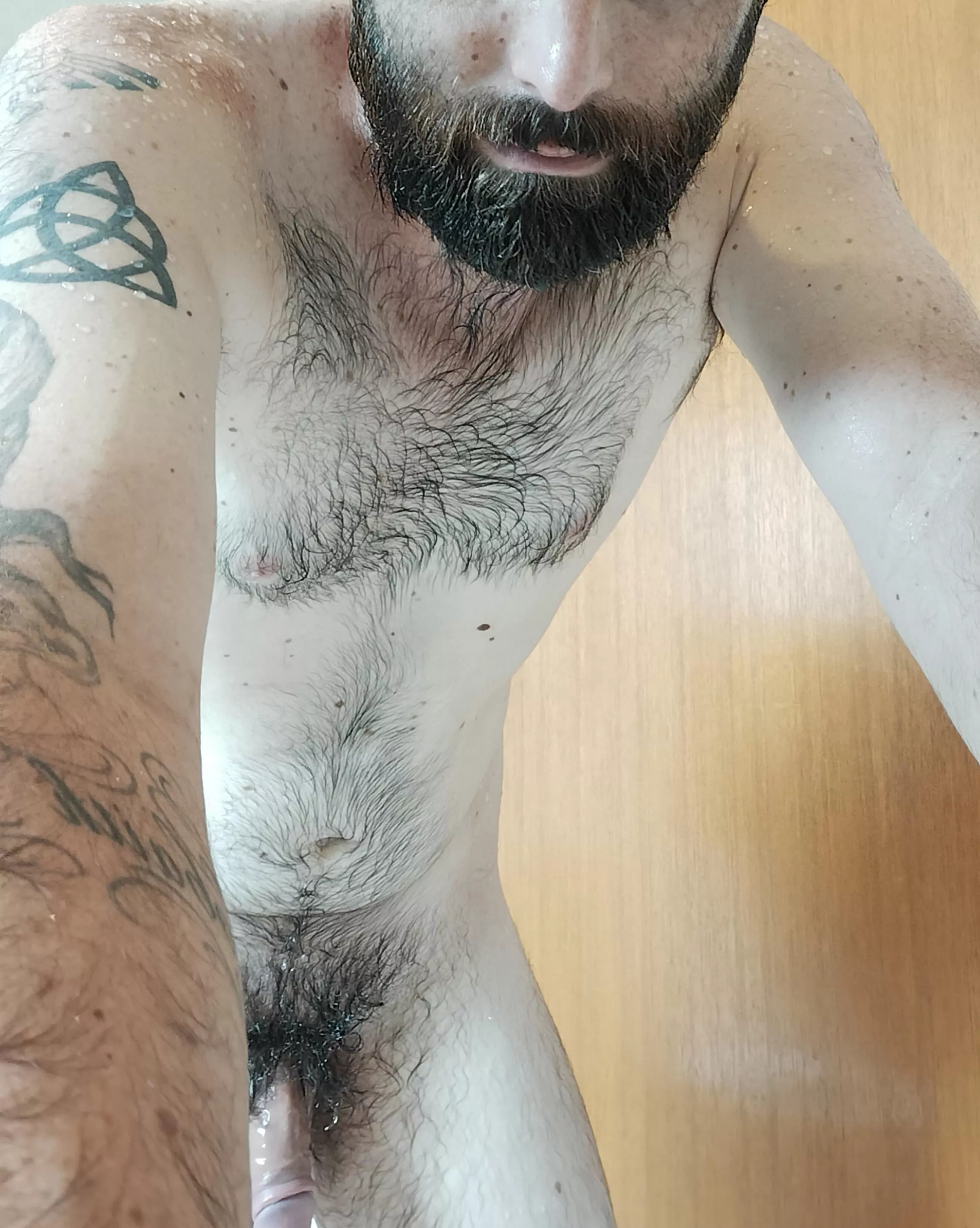 I'm dripping wet, want to dry me of?😈 I'm dripping wet, want to dry me of?😈