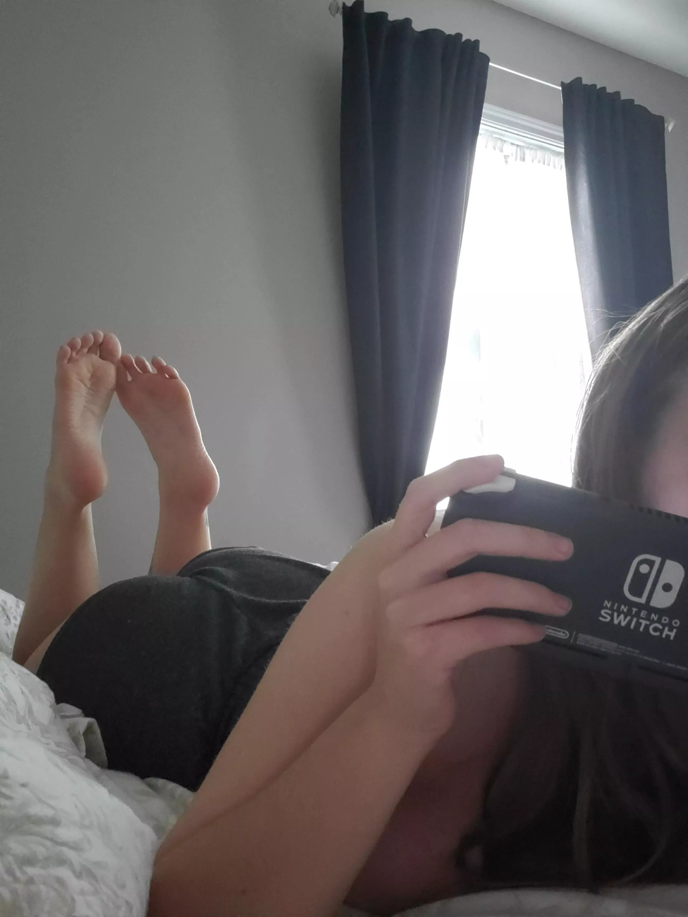 I'm feeling lazy, let me give you a footjob while I play my game I'm feeling lazy, let me give you a footjob while I play my game
