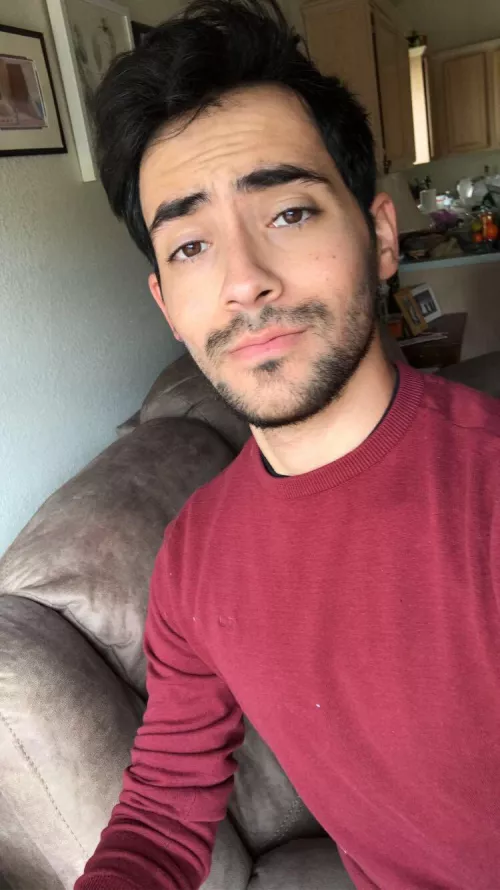 I’m freezing and I need someone to warm me up 😌 I’m freezing and I need someone to warm me up 😌