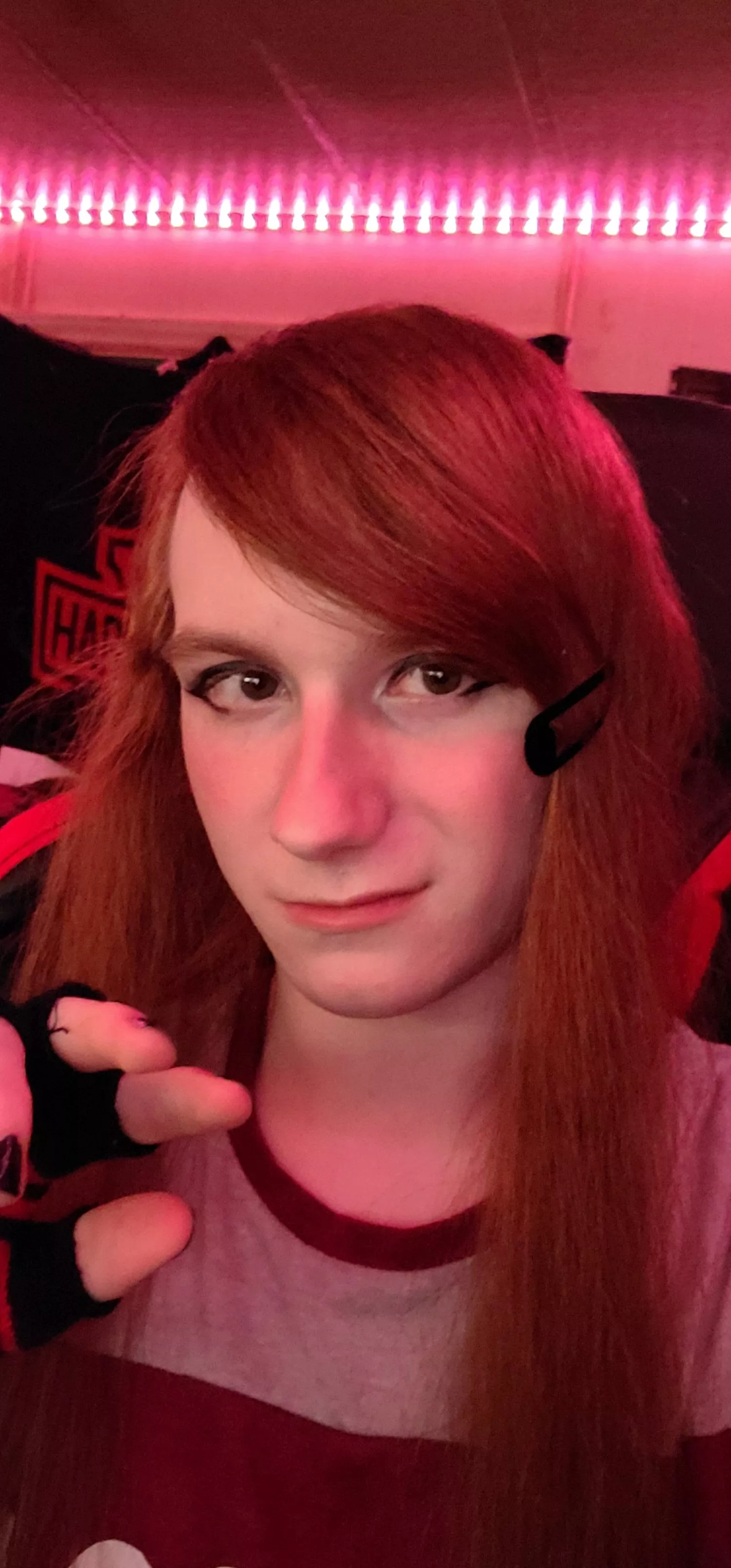 I'm getting more confident in showing my face, tried some blush. Hope you all like ^ω^