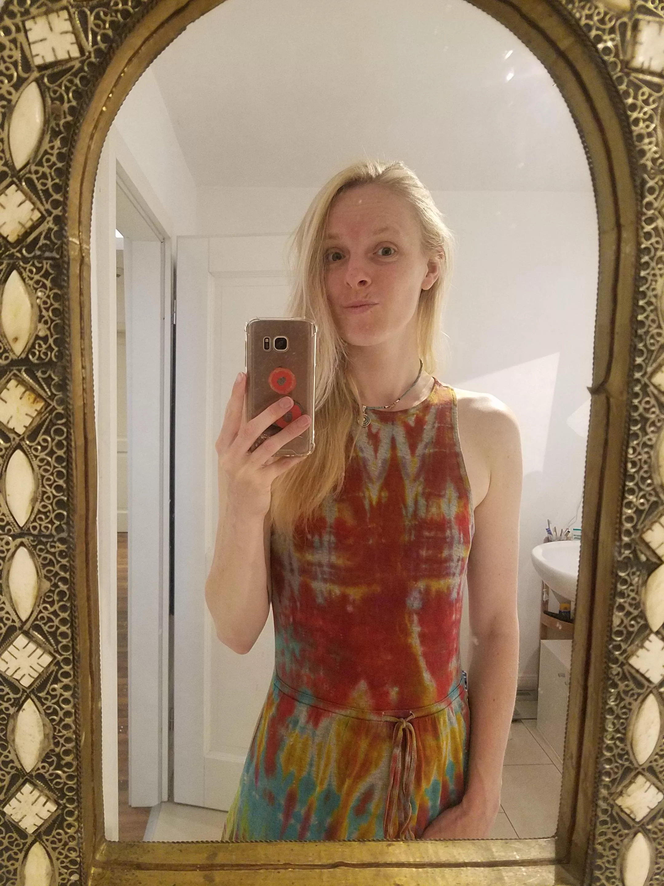 I'm giving reddit a new chance! I love this dress! Do you? Have a wonderful day today🤗