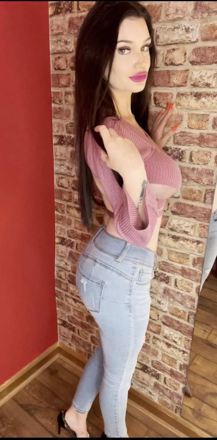 I’m going shopping.. what do you think the boys will think 🤔