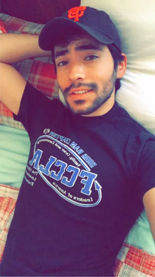 I’m gonna stay in bed for this entire weekend 😌